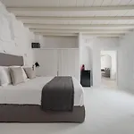 Cova Mykonos Apartahotel 4*