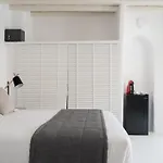 Cova Mykonos Elia (Mykonos)